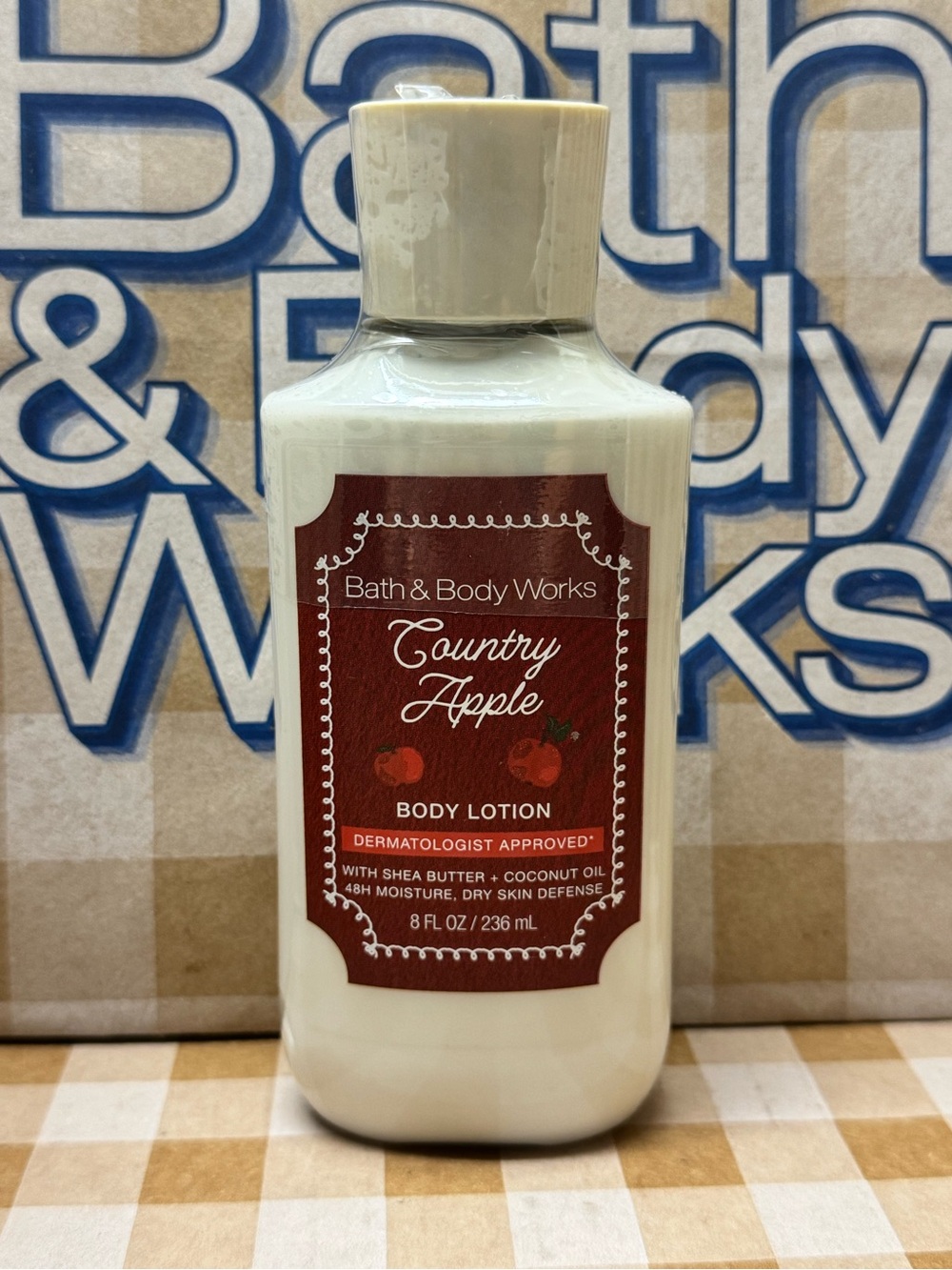 NEW B&BW Country Apple 48 hr body lotion , with Shea butter & coconut oi